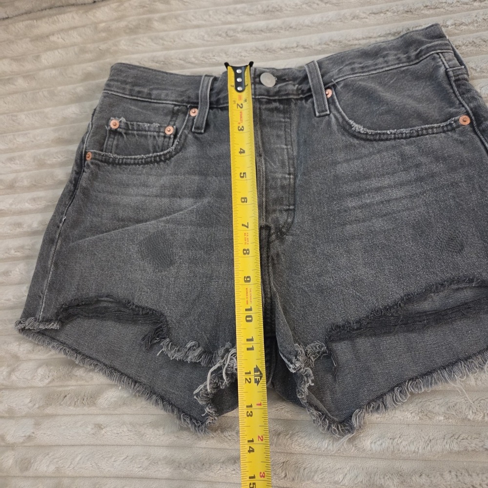 Levi's 501 Original Shorts Size 27 W27 Black Jean Frayed Cutoff Button Fly - Picture 5 of 12